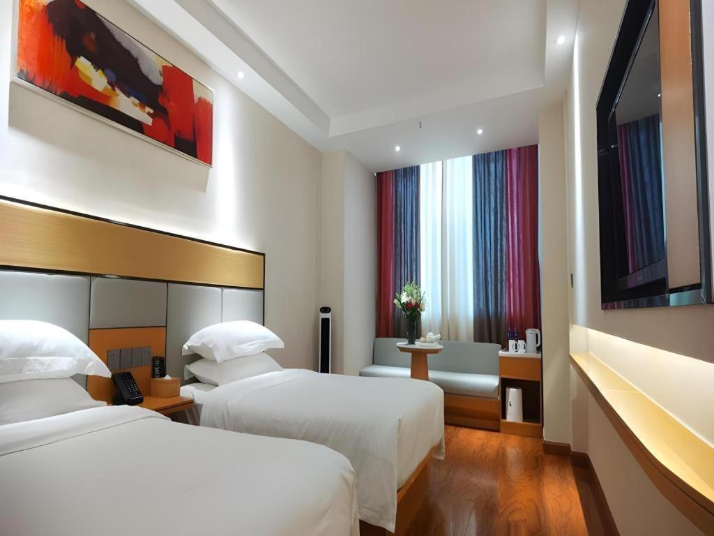 Greentree Inn Geermu Walking Street Business Hotel Golmud Dış mekan fotoğraf