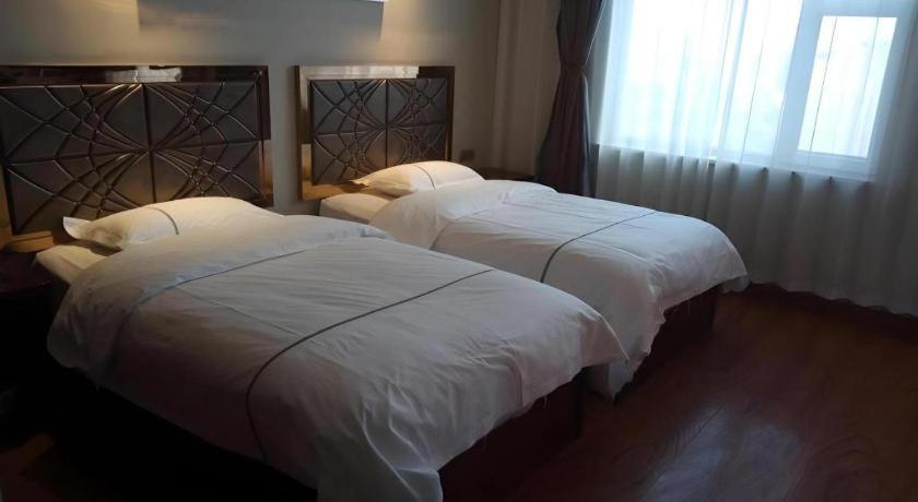 Greentree Inn Geermu Walking Street Business Hotel Golmud Dış mekan fotoğraf