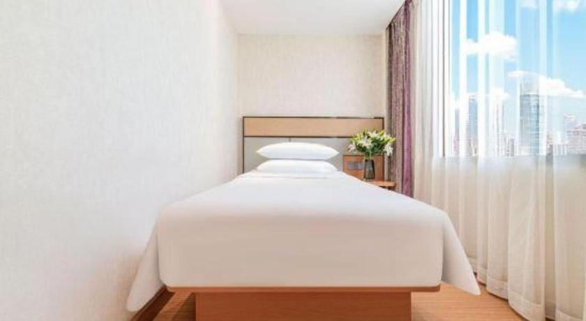 Greentree Inn Geermu Walking Street Business Hotel Golmud Dış mekan fotoğraf