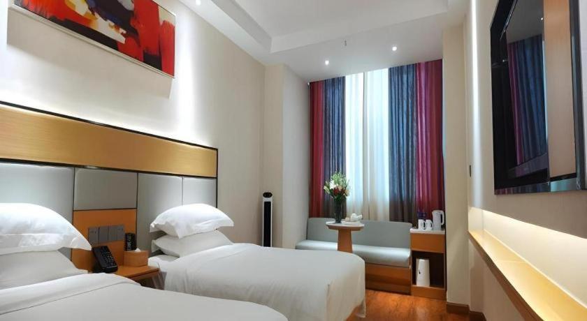 Greentree Inn Geermu Walking Street Business Hotel Golmud Dış mekan fotoğraf