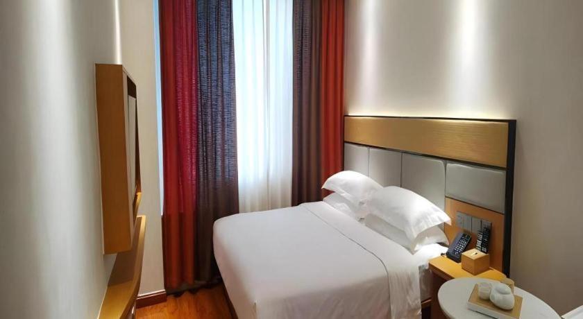 Greentree Inn Geermu Walking Street Business Hotel Golmud Dış mekan fotoğraf