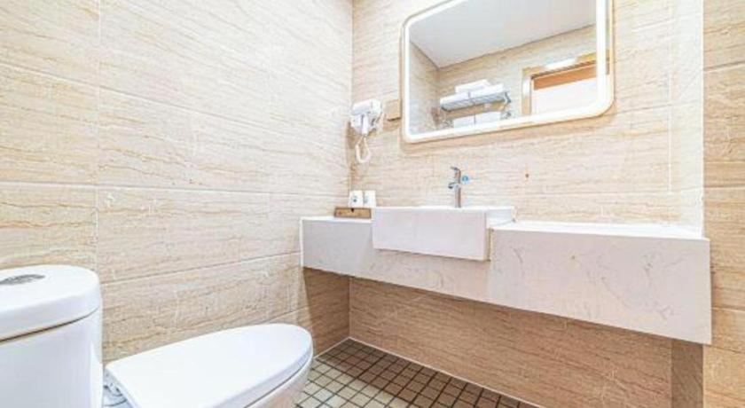 Greentree Inn Geermu Walking Street Business Hotel Golmud Dış mekan fotoğraf