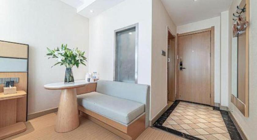 Greentree Inn Geermu Walking Street Business Hotel Golmud Dış mekan fotoğraf